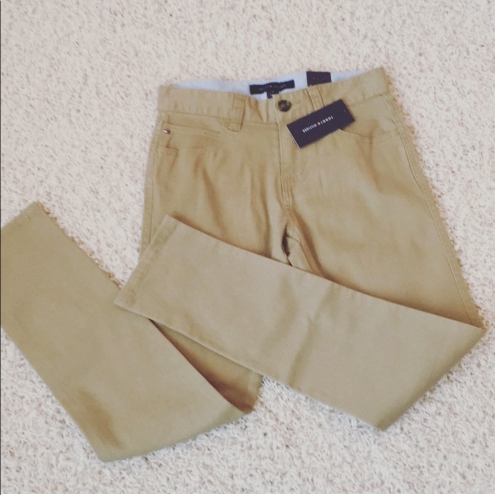 Boys size 10 
NWT Tommy Hilfiger 
Tan kakis pants